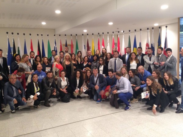 Fulvio Martusciello con i giovani di Forza Italia in visita al Parlamento Europeo